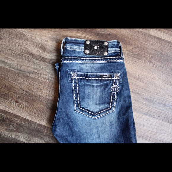 Miss Me Boyfriend Capris - Picture 4 of 9